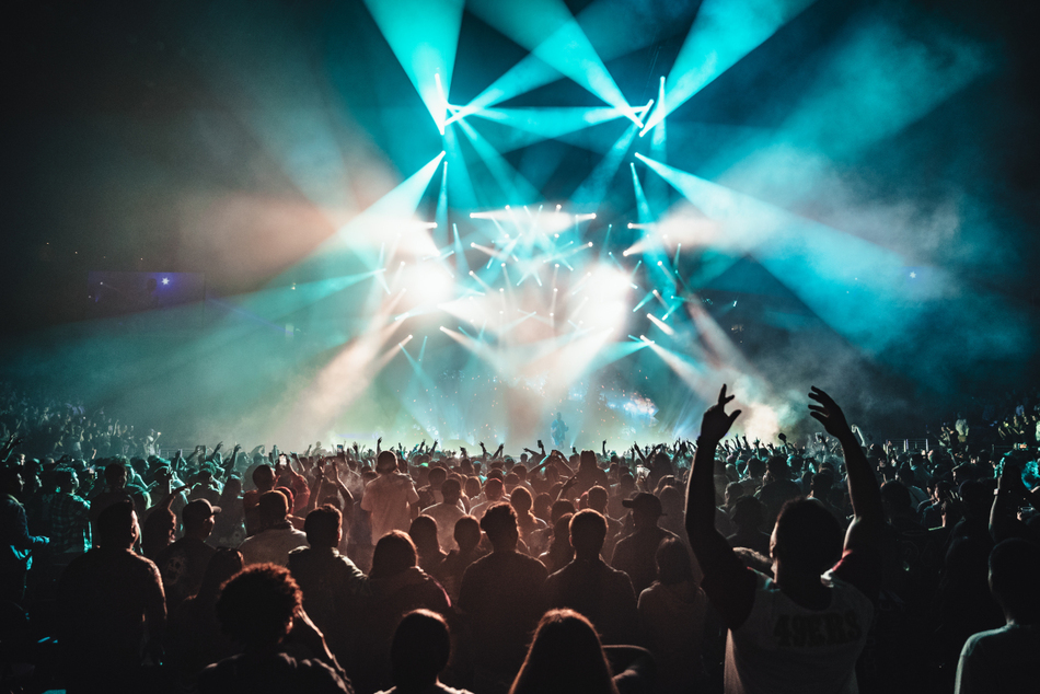 Oakland Arena Crowd.jpg