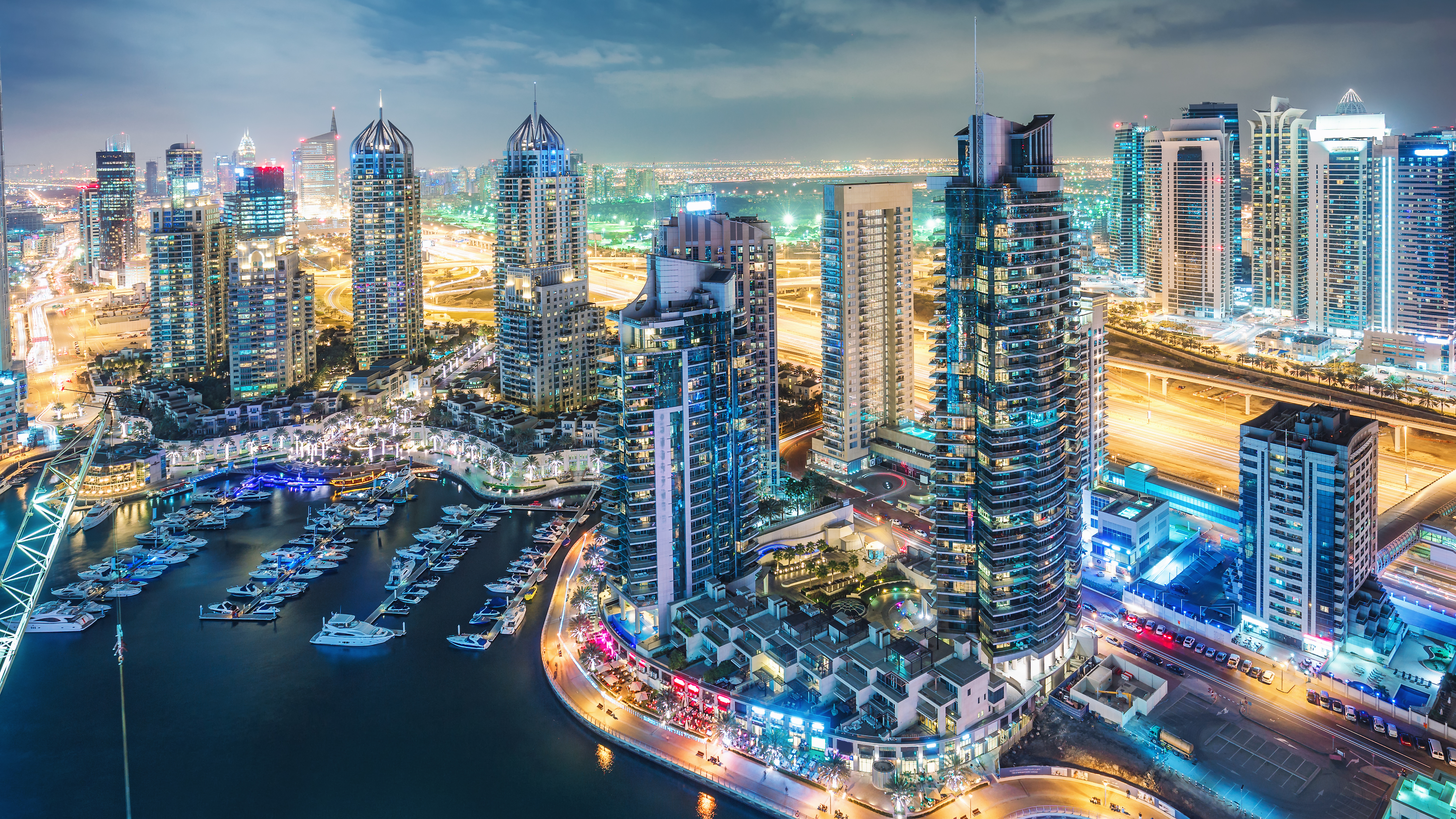 shutterstock_Dubai_1162709722-b